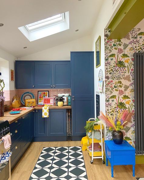 Maximalist Bedrooms, End Terrace House, Kitchen Cost, Inspiration Deco, Colourful Kitchen, Shaker Style Cabinets, Blue Cabinets, Yellow Kitchen, Blue Kitchen