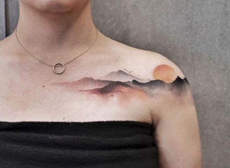 Boys With Tattoos, Mountain Tattoo Design, Landscape Tattoo, Geniale Tattoos, Shoulder Tattoos For Women, Mountain Tattoo, Tattoo Feminina, Nature Tattoos, Simplistic Tattoos