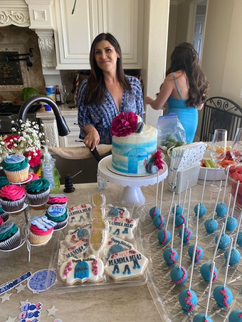 Mama Mia Cake Pops, Mamma Mia Dessert Table, Mama Mia Birthday Decorations, Mamma Mia Themed Desserts, Mamma Mia First Birthday, Mama Mia Desserts, Mamma Mia Themed Party Food, Mamma Mia Desserts, Mama Mia Food Ideas