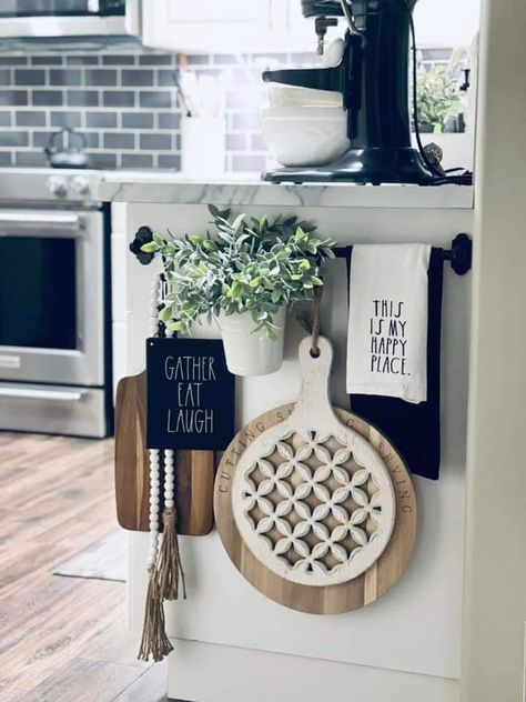 Top Of Fridge Decor, Towel Bar Decor, Towel Rack Decor, Stove Decor, Diy Farmhouse Ideas, Kitchen Countertop Decor, Countertop Decor, Fridge Decor, Kitchen Organization Diy