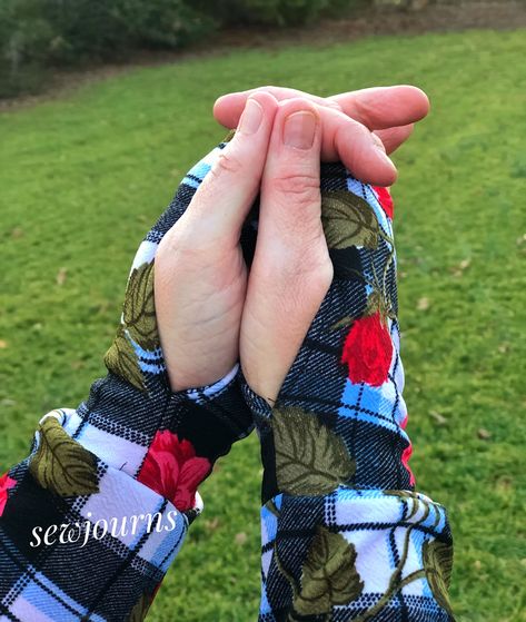 Thumb Hole Cuff Sewing, Sew Projects, Hoodies And Sweatshirts, Arm Sleeve, Sewing Project, Thumb Holes, Easy Peasy, Workout Gear, Mitten Gloves