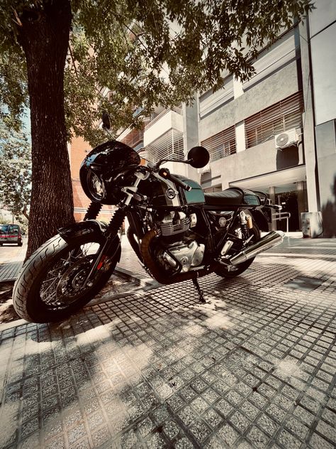 Custom configuration cafe racer style. Royal Enfield Continental Gt 650, Royal Enfield Continental Gt, Continental Gt 650, Gt 650, Cafe Racer Style, Continental Gt, Royal Enfield, Sport Bikes, Cafe Racer