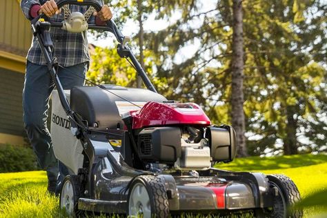 The best honda lawn mowers impart a sharp, clean cut on grass to maintain both lawn beauty and health. See our list of top picks of honda lawn mowers. Robotic Mower, Self Propelled Mower, Best Lawn Mower, Walk Behind Mower, Push Mower, Steel Deck, Tractor Pulling, Beauty And Health, Small Deck