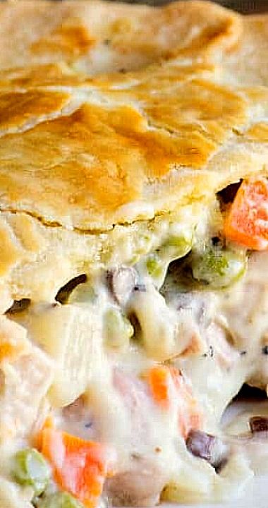 Double Crust Turkey (or Chicken) Pot Pie Chicken Tarragon, Whole30 Recipes Lunch, Turkey Pot Pie Recipe, Avocado Recipes Easy, Avocado Recipes Breakfast, Turkey Pie, Angela Lanter, Chicken Diet, Homemade Chicken Pot Pie