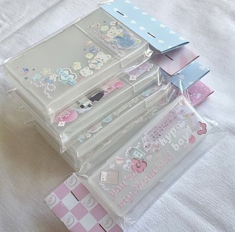 Toploader Packaging, Binder Inspiration, Muji Stationery, Pc Decoration, Sticker Deco, Pretty School Supplies, Freebies By Mail, Cute School Stationary, Pink Desk