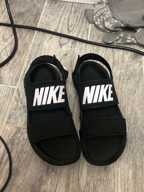 Nike Tanjun Sandals, Nike Sandals Women, Nike Slippers, Nike Sandals, Cute Nike Outfits, Nike Slides, All Nike Shoes, Nike Tanjun, Nike Air Shoes