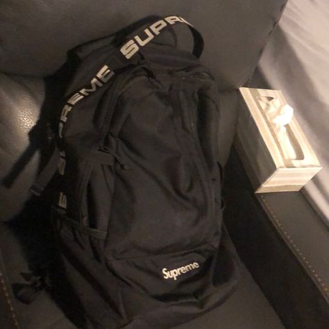 Supreme Backpack, Supreme Bag, Backpack Outfit, North Face Backpack, Backpack Bags, Bag Lady, Backpacks, Disney, Women Shopping