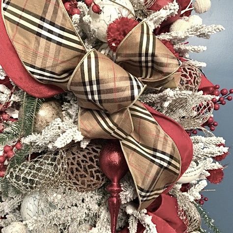 burberry christmas bow Burberry Christmas, Amy Howard, Christmas Flower Arrangements, Candle Wrap, Christmas Bow, Christmas Bows, Cut Out Design, Wonderful Images, Tree Toppers