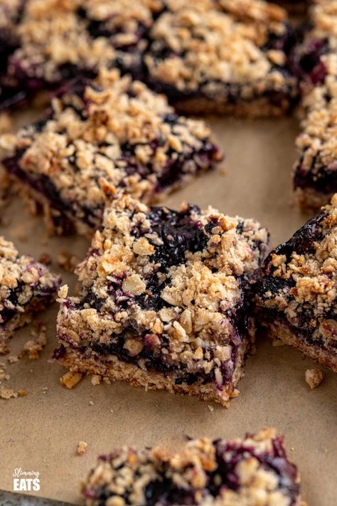 Blueberries Crumble, Oats Bars, Blueberry Oat Bars, Blueberry Crumb Bars, Breakfast Cake Recipes, Blueberry Crumble Bars, Blueberry Filling, Blueberry Bars, Crumb Bars