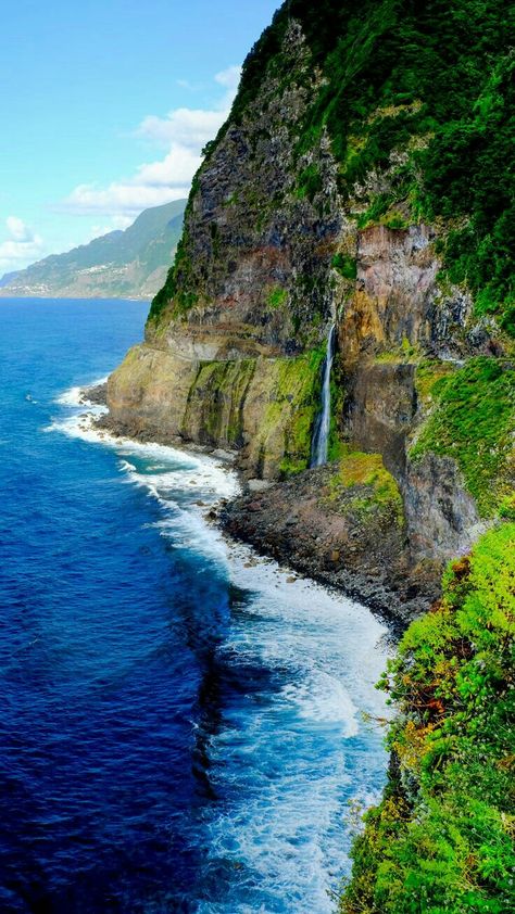 Ilha da Madeira, Portugal. Madeira Wallpaper, Algarve, Island Life, Portugal, Water, Travel