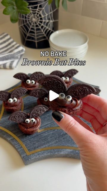 Amanda Hernandez on Instagram: "Easy and festive Halloween treat 🦇

Next time you’re at Target pick up these four items and make these fun brownie bat bites! 

I love the Favorite Day line from Target, the baked goods are always so yummy… and these brownie bites topped with chocolate frosting - delicious! 

Using this @pillsbury ready to use frosting bag makes it so quick to put this fun treat together. 

Then just twist open your Oreos, cut them in half (I scrapped the frosting off them also) and stick them into the frosting to look like bat wings 🦇 

Finish it off with eyeball sprinkles and you have the cutest brownie bat bites for spooky season! 

These would be perfect for hosting or to take to your next Halloween event ✨ 

#easydessert #nobakedessert #halloweentreats #halloweendesse Eyeball Sprinkles, Cakes For Fall, Bat Treats, Oreo Bats, Pumpkin Spice Sheet Cake, Spice Sheet Cake, Bat Cookies, Halloween Brownie, Fall Hosting