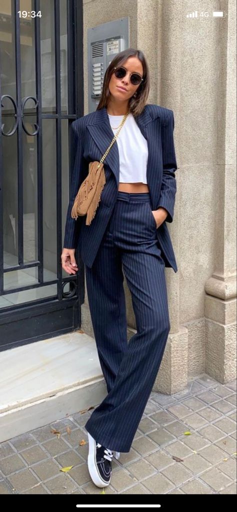 Pinstripe Blazer Outfit, Pinstripe Suit Women, Striped Blazer Outfit, Pinstripe Pants Outfit, Waistcoat Outfit, Winter Pants Outfit, Blazer Outfits For Women, Diy Vetement, Smart Outfit