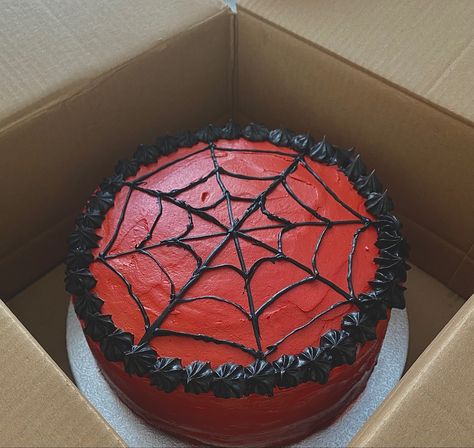 #spiderman #spidermanfarfromhome #spidermanhomecoming #spiderverse #spidergwen #spidermanintothespiderverse #spidermannowayhome #marvel #marvelstudios #marvelcinematicuniverse #cake #cakeideas #chocolatecake Spider Verse Birthday Party Ideas, Miles Morales Birthday Cake, Spiderverse Cake, Simple Spiderman Cake, Miles Morales Cake, Spiderman Food, Spiderman Cakes, Spiderman Birthday Cake, Marvel Cake