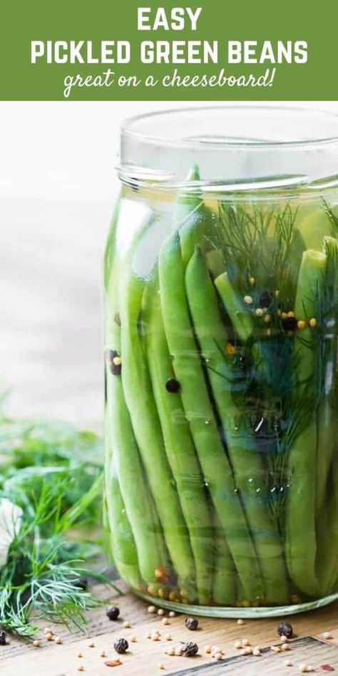 Pickled Green Beans – make them your own! Pickle Peppers, Pickled Green Bean Recipes, Canning Green Beans, Pickle Vodka, Pickled Green Beans, Dilly Beans, Canning Pickles, Can Green Beans, Refrigerator Pickles