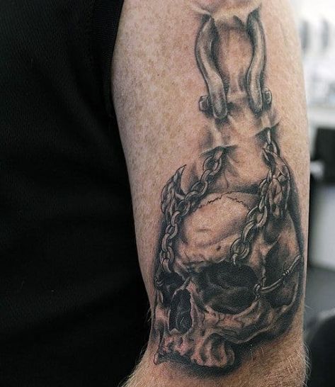 Upper Arm Cool Chain Tattoo For Men Sleeve Tattoos Skull, Chain Tattoos, Bicycle Tattoo, Chain Tattoo, Tattoo Inspiration Men, Tattoos Skull, Traditional Tattoo Flash, Face Tattoos, Aesthetic Tattoo