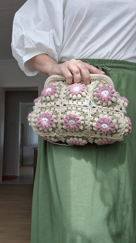 Colorful Granny Square Crochet Clasp Clutch and Crossbody Bag, 2 in 1 Bag,all Day Toiletry Pouch in Boho Style - Etsy Saudi Arabia Crochet Toiletry Bag, Granny Square Clutch, Colorful Granny Square, Zipper Stuck, Fanny Bag, Crochet Clutch, Toiletry Pouch, Festival Bag, Square Crochet