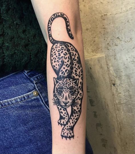 Cheetah Tattoo, Big Cat Tattoo, Old School Tattoos, Story Tattoo, Jaguar Tattoo, Kitty Tattoo, Leopard Tattoos, Thigh Tattoo Designs