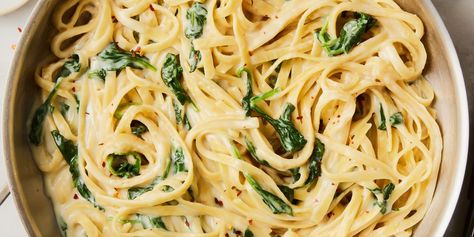 Protein Packed Cottage Cheese Alfredo Is A Meal Prep Cheat Code Cottage Cheese Alfredo Sauce, Cottage Cheese Alfredo, Healthy Alfredo, Cheese Alfredo Sauce, Cottage Cheese Pasta, Spinach Fettuccine, Healthy Packed Lunches, Easy Vegetarian Dinner, Protein Pasta