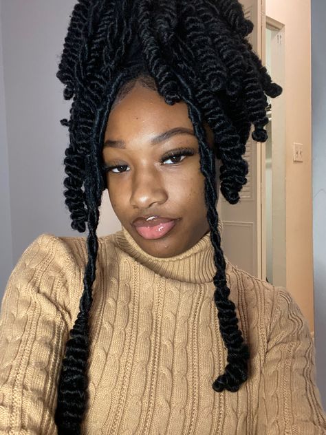 Invisible locs, rope twist, locs, soft locs, black girl, black girl hairstyles, half up half down, lashes, lip gloss, soft locs hairstyles, fall sweater, brown sweater, brown turtle neck, fall outfits, soft locs bun Soft Locs Updo, Soft Locs Bun, Rope Twist Locs, Soft Locs Hairstyles, Locs Updo, Locs Soft, Twist Locs, Invisible Locs, Locs Bun