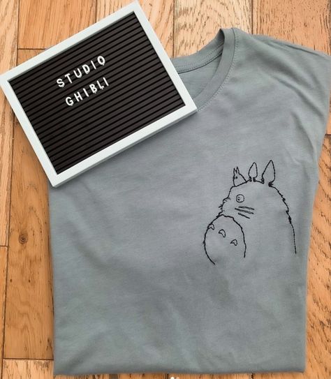 Studio Ghibli Embroidery Simple, Embroided T Shirts, Broderie Tee Shirt, Embroidery Ghibli, Studio Ghibli Embroidery, Totoro Embroidery, Ghibli Embroidery, Totoro Pattern, Tee Shirts Diy