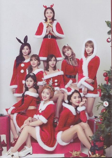 TO,TWICE: MERRY CHRISTMAS LADIES !!! Kpop Christmas, Oppa Gangnam Style, Twice Group, Twice Fanart, Funny Morning Pictures, Twice Album, 사진 촬영 포즈, Twice Kpop, Wallpaper Cave