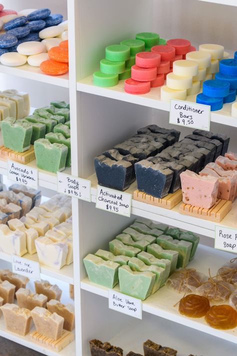 Soap Shop Display, Cold Press Soap Recipes, Soap Store, Soap Photography, Aleppo Soap, Business Hacks, Soap Display, Cosmetics Store, Bath Store