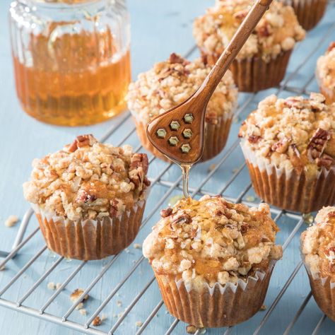 Hummingbird Muffins, Southern Cake, Jumbo Muffins, Muffin Tin Recipes, Classic Southern, Breakfast Bake, Toasted Pecans, Quick Bread, Ground Cinnamon