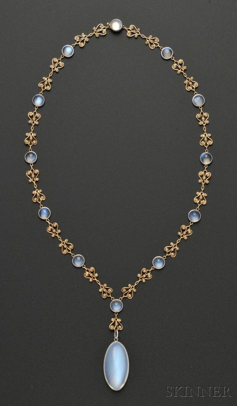 Arts & Crafts Moonstone and Split Pearl Necklace, Tiffany & Co. Pearl Necklace Tiffany, Bijoux Art Deco, Bijoux Art Nouveau, A Necklace, Epilator, Moon Stone, Mode Inspiration, Larp, Tiffany & Co.