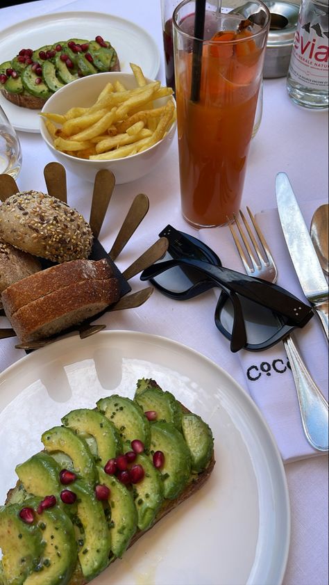 Coco Paris Restaurant, Brunch Paris, Paris Brunch, Brunch In Paris, Paris Place, Paris Restaurants, Jazz Club, Europe Trip, Aesthetic Food