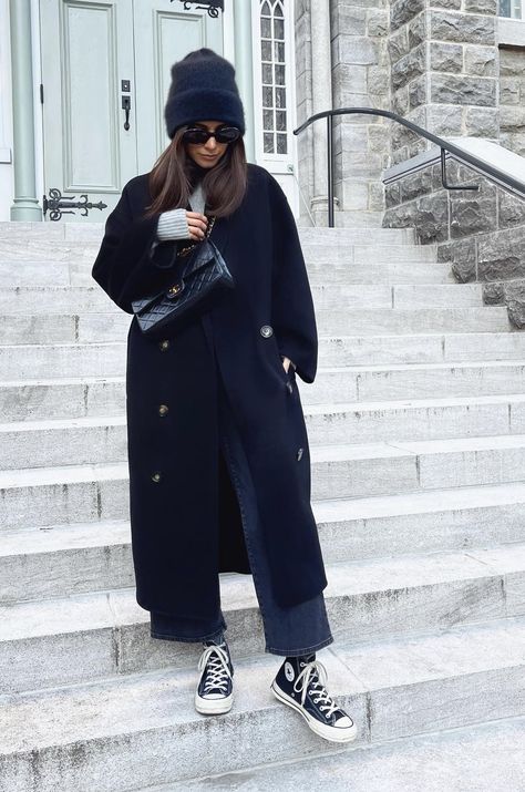 Cold Sunny Day Outfit, London Trip, Woman In Black, Outfits With Converse, Looks Street Style, Winter Fits, Coat Outfits, Mode Inspo, Virtual Closet