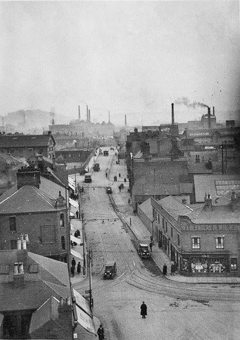 c1930 Borough Road Burton Upon Trent, Burton On Trent, Sunderland, Looking Up, Old Pictures, Paris Skyline, Louvre, Building, Travel