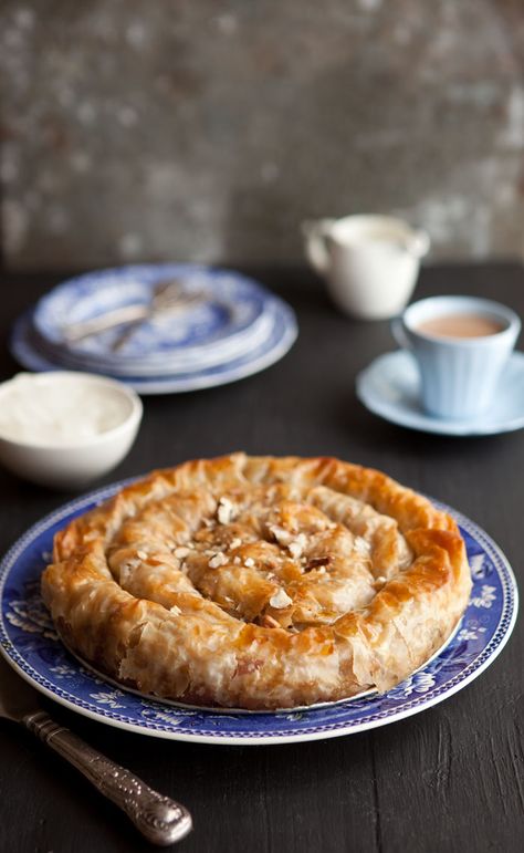 For a special Fall occasion with our local apples?  apple phyllo pie with maple and pecans Phyllo Pie, South African Food, Phyllo Dough Recipes, Mince Pies Christmas, Maple Recipes, Brownie Desserts, Pecan Nuts, Phyllo Dough, Recipe Blog