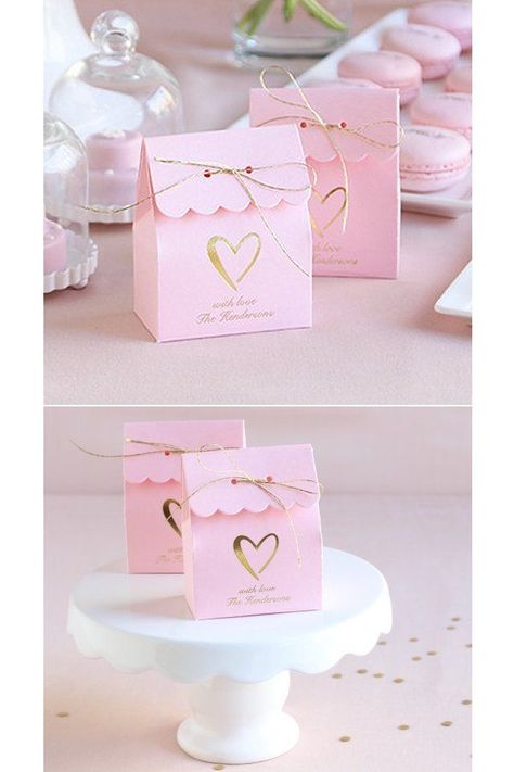 Christmas Wrapping Party, Heart Themed Wedding, Personalized Match Boxes, Elegant Wedding Ideas, Pola Kotak, Basic French, Creative Gift Wraps, Edible Wedding Favors, Pretty Heart