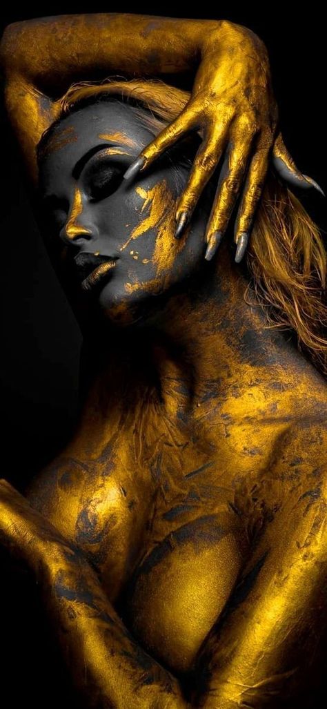 Dark Portrait, Body Art Photography, Feminine Art, Art Gallery Wallpaper, Arte Fantasy, Art Inspiration Painting, Gold Art, Canvas Art Painting, Face Art