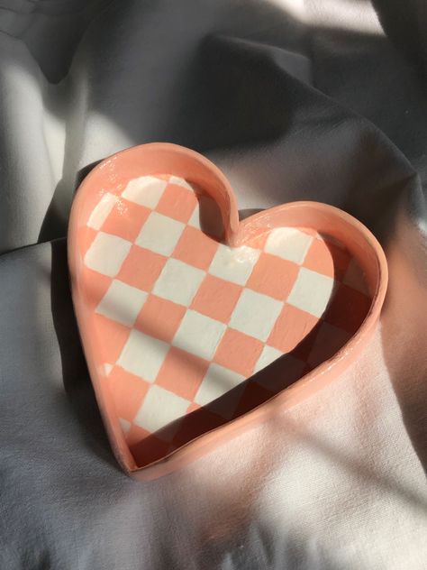 Clay Trays, Clay Tray, Decorative Ceramics, Clay Arts, Ceramics Art, How To Make Clay, Handmade Heart, Cute Clay, Jewelry Tray