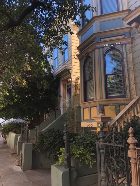 San Francisco Apartment Aesthetic, San Francisco Wallpaper, San Francisco Apartment, San Francisco Houses, Future Apartment, Apartment Aesthetic, San Fran, Apartment Interior, Pretty Places