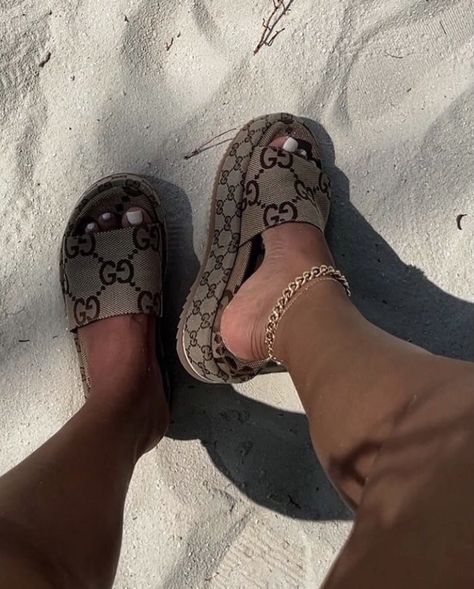 Follow for More ♥️ Gucci Slides, beach outfit ideas, vacation outfit ideas, gucci shoes Gucci Slides Outfit, Slides Outfit, Gucci Slides, Pretty Sandals, Gucci Sandals, Pretty Shoes Sneakers, Sandals Outfit, Girly Shoes, Shoe Inspo