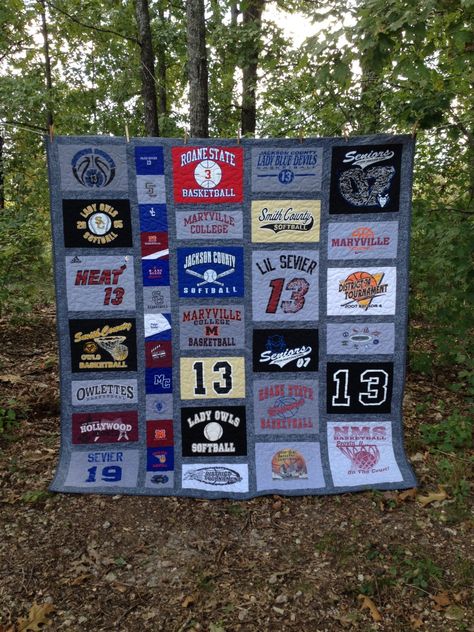 High School Sport, Tshirt Quilt Pattern, Tee Shirt Quilt, Jersey Quilt, Apple Types, Shirt Quilts, Memory Quilts, Tshirt Quilt, How Do You Clean