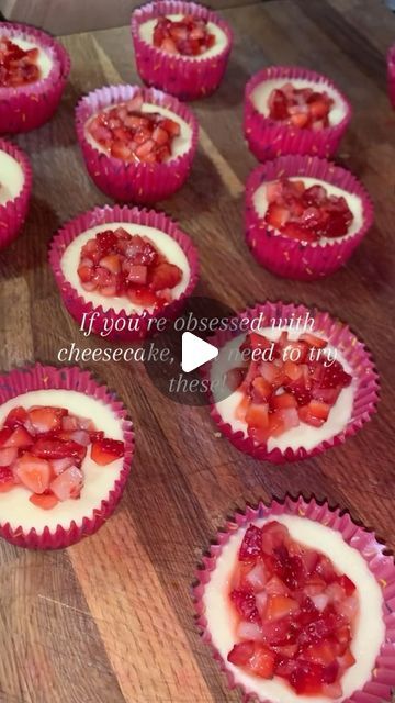 Mini New York Cheesecake Recipes, Large Batch Mini Cheesecake, Small Cheesecake Recipes 6 Inch, Mini Strawberry Cheesecake Tacos, Assorted Mini Cheesecakes, Cheesecake Lovers, Desserts Cake, Cheesecake Cups, Starbucks Gift