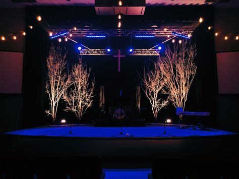 Church Stage Design Ideas Backdrops, Kids Church Christmas, Christmas Stage Decorations, Christmas Stage Design, Church Foyer, Church Stage Design Ideas, Stage Ideas, Concert Stage Design, Christmas Stage