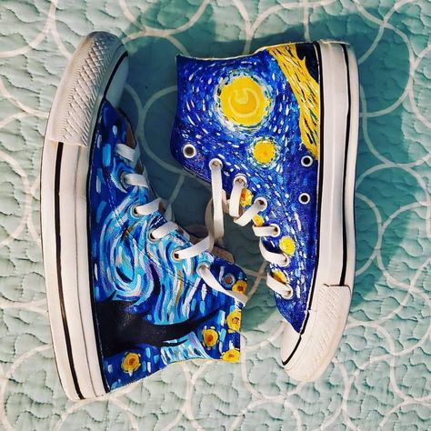 Junk Couture, فنسنت فان جوخ, Cute Converse Shoes, Upcycled Clothes Diy, Cute Converse, Painted Clothes Diy, My Last Day, Arte Van Gogh, Upcycled Clothes