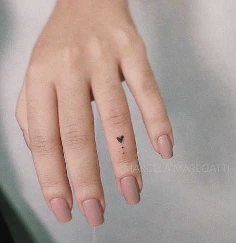 Tato Dengan Makna, Tato Minimal, Tiny Tattoos For Women, Tato Jari, Pola Tato, Tato Henna, Small Finger Tattoos, Finger Tattoo For Women, मेहंदी डिजाइन