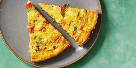 Quinoa Frittata with Roasted Red Peppers and Manchego Quinoa Frittata, Manchego Recipes, Coconut Chia Pudding, Low Calorie Breakfast, Protein Packed Breakfast, High Protein Breakfast, Food Nutrition, Protein Breakfast, Roasted Red Peppers