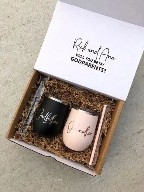 Godparent Request Ideas, Godparent Request, Godparent Proposal, Idee Cricut, Godfather Gifts, Wine Gift Baskets, Godparent Gifts, Paper Bow, Godmother Gifts