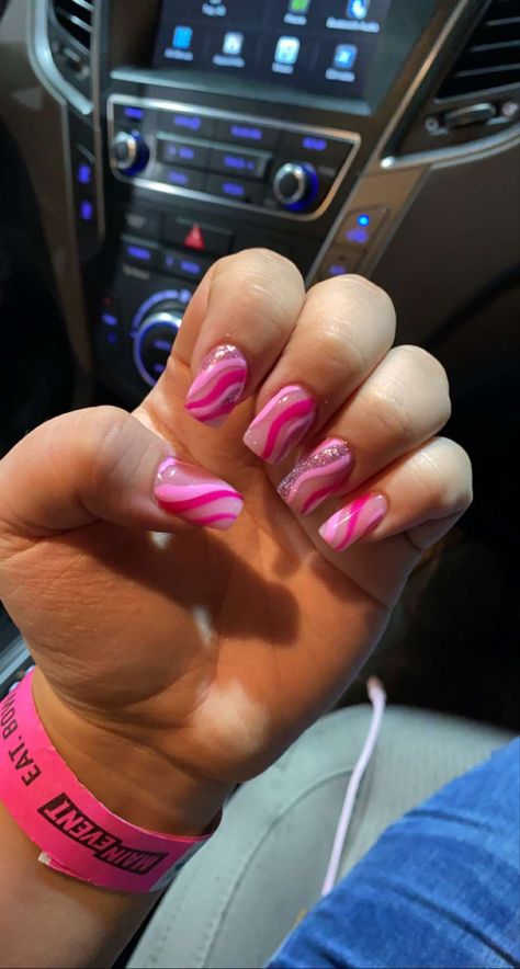 Cute & trendy summer nail inspo 🤩 Mail Ideas Spring, Preppy Nails Acrylic Short, Nail Designs Summer Pink, Pretty Acrylic Nails Coffin Short, Mail Designs Summer, Preppy Pink Nails Short, Mail Ideas Short, Cute Preppy Nails Pink, Coffin Short Acrylic Nails