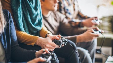 People playing computer Play Games For Money, Diy Video Game, Moral Panic, Video Game Party, Small Fan, World Health Organization, Could Play, Star Citizen, Playing Video Games