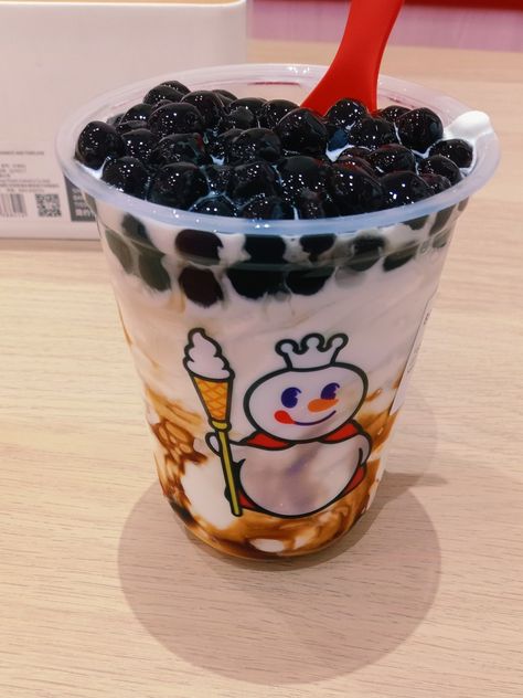 es krim Es Krim Boba, Es Boba Aesthetic, Minum Boba, Foto Boba, Mixue Boba, Boba Sundae, Es Boba, Bobo Tea, Boba Tea Aesthetic