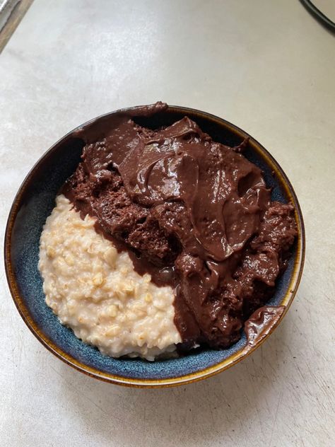 Oatmeal With Chocolate, Oatmeal Aesthetic, Chocolate Protein Pudding, Protein Pudding, Brownie Batter, Food O, Healing Food, Chocolate Protein, Food Inspo