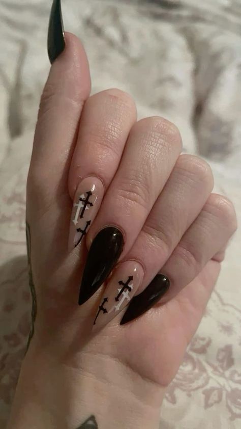 Gothic Nails With Cross, Gothic Stiletto Nails, Black Cross Nails, Simple Gothic Nails, Dark Stiletto Nails, Gothic Nail Art Dark, Grunge Nail Designs, Nails Ideas Stiletto, Black Almond Nails Designs