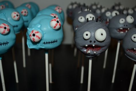 Zombie Cake Pops Zombie Cake Pops, Fancy Cake Pops, Eye Cake, Zombie Eye, Zombie Apocalypse Party, Cake Pops Recipe, Zombie Cake, Recetas Halloween, Zombie Birthday Parties